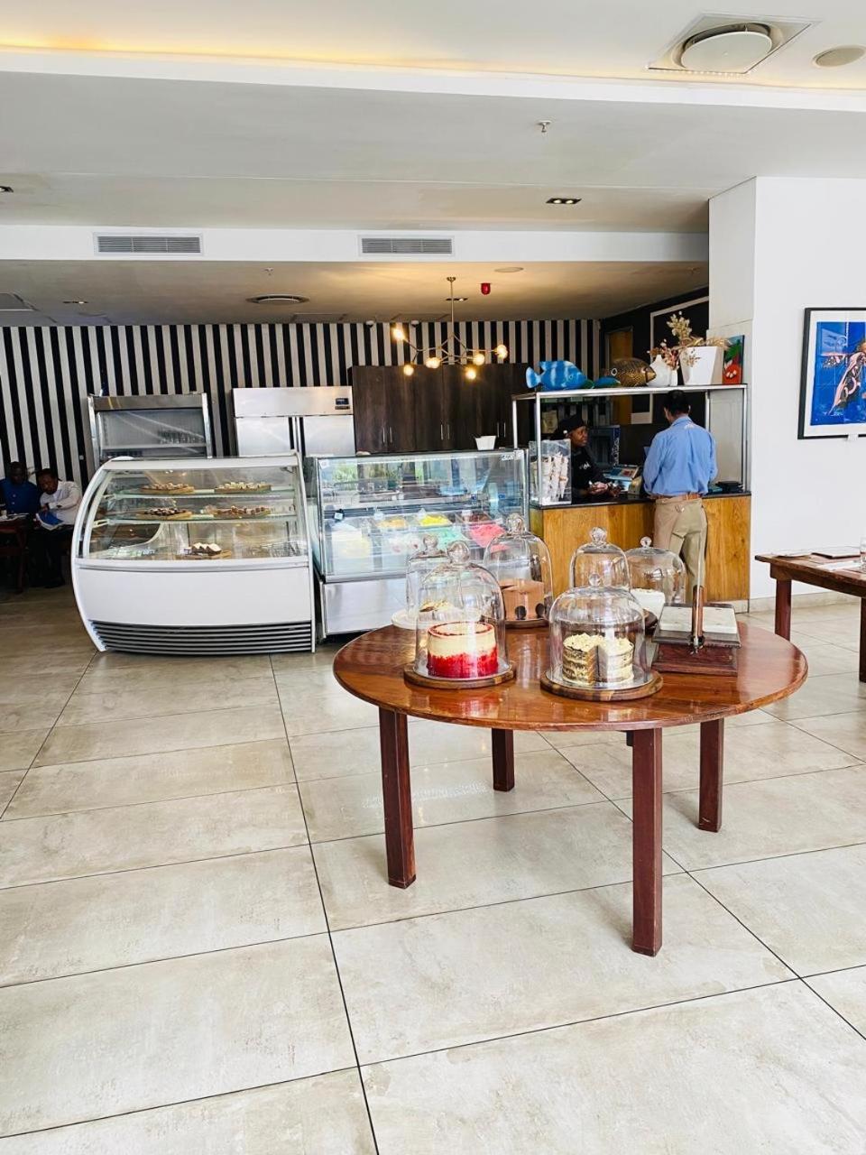 Sandton Skye Luxury Apartamento *